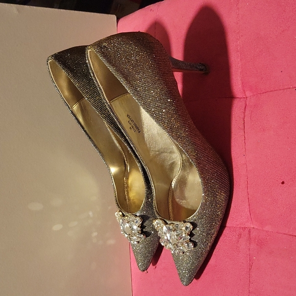 Blinged out sparkly shoes - Picture 6 of 8